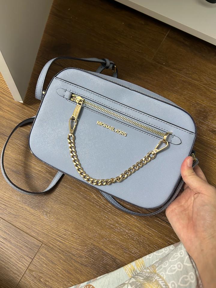 Голубая сумка от Michael Kors