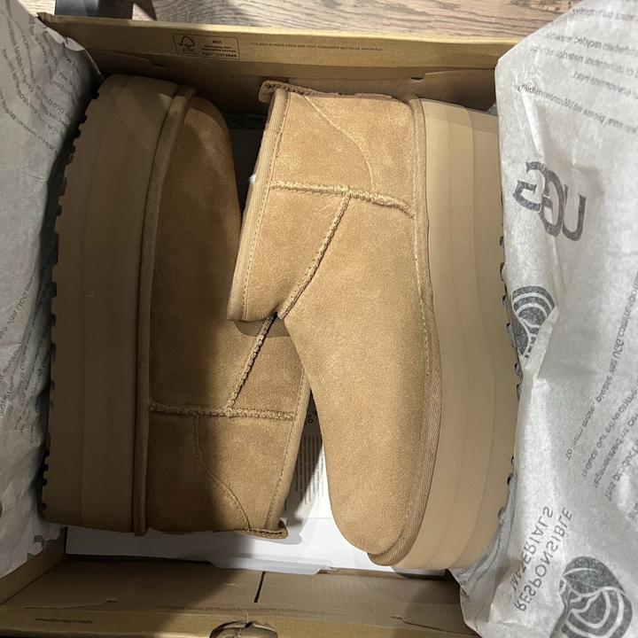 UGG