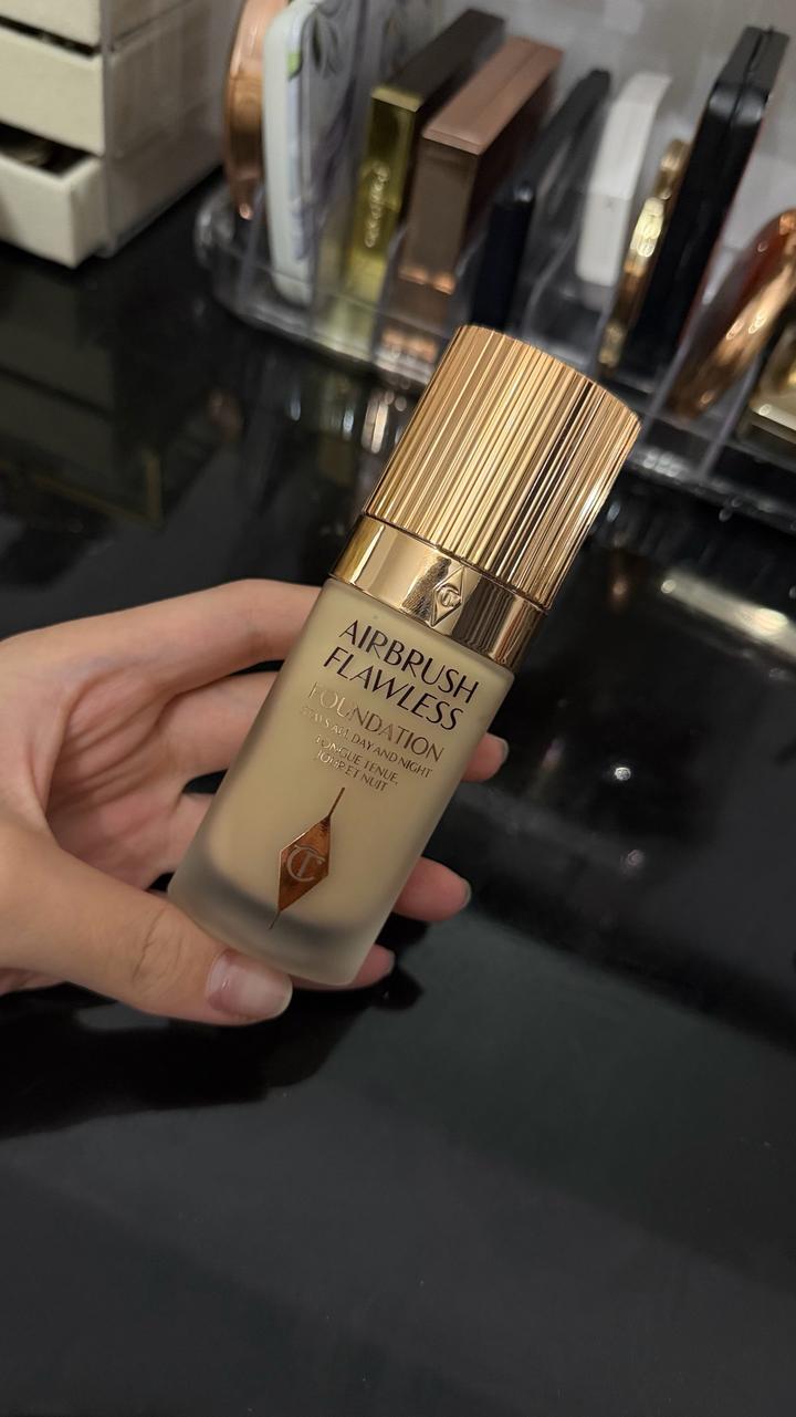 Тональный крем Charlotte Tilbury Airbrush Flawless Foundation