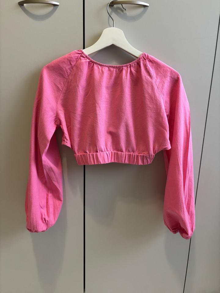 Укороченая блузка Bershka