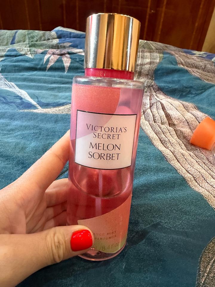Парфюмерный спрей для тела Victoria's Secret Melon Sorbet