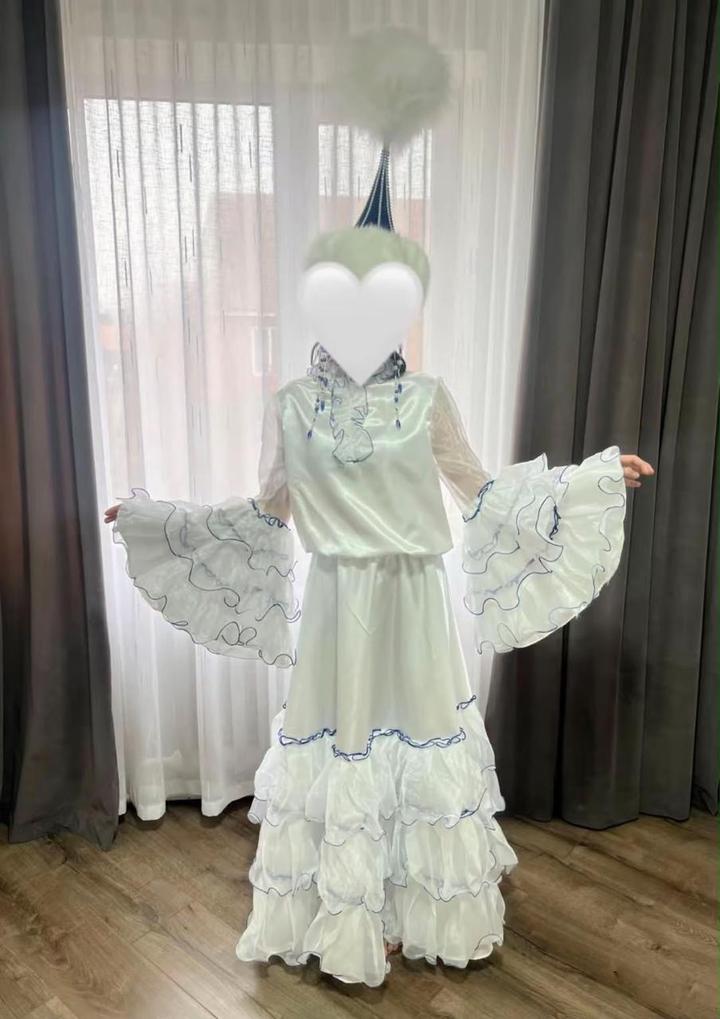 Национальное платье с головным убором