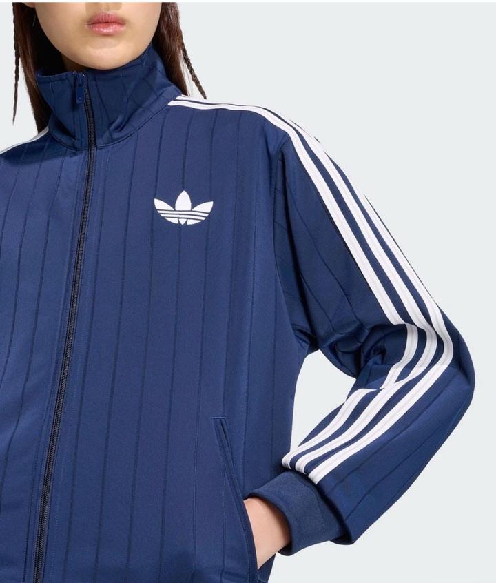 Спортивный костюм adidas женский