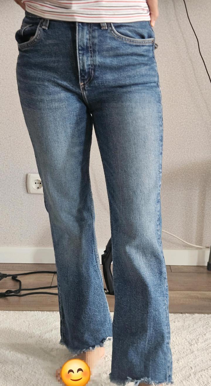 Продам джинсы Zara 34/S размер