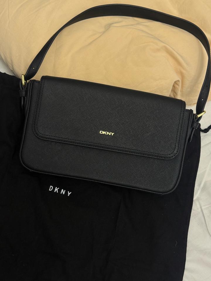 DKNY