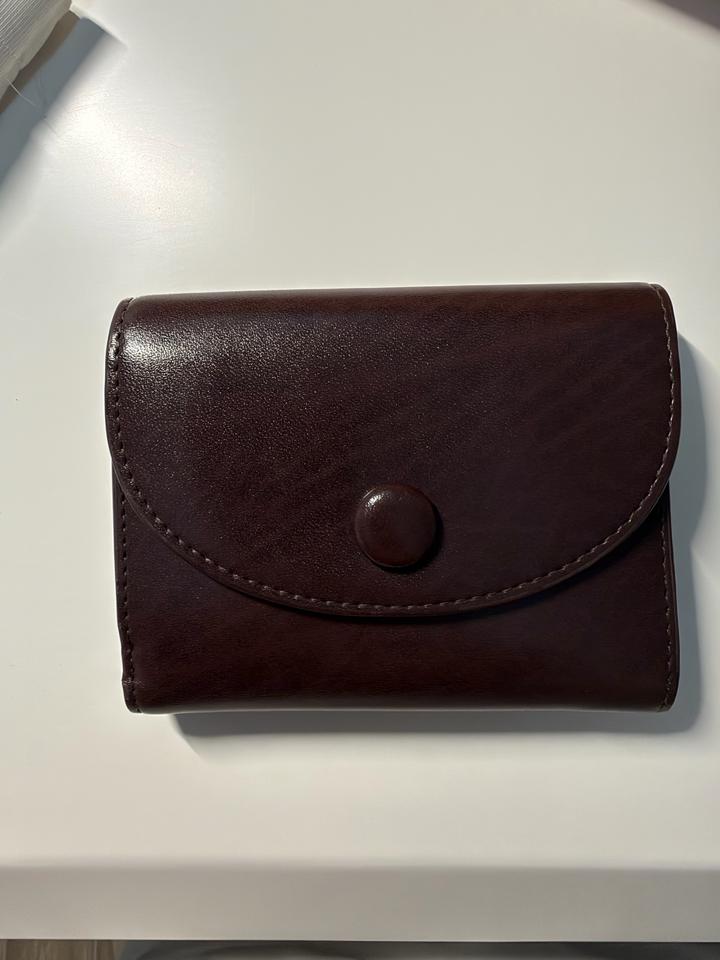 Кошелек CHARLES & KEITH