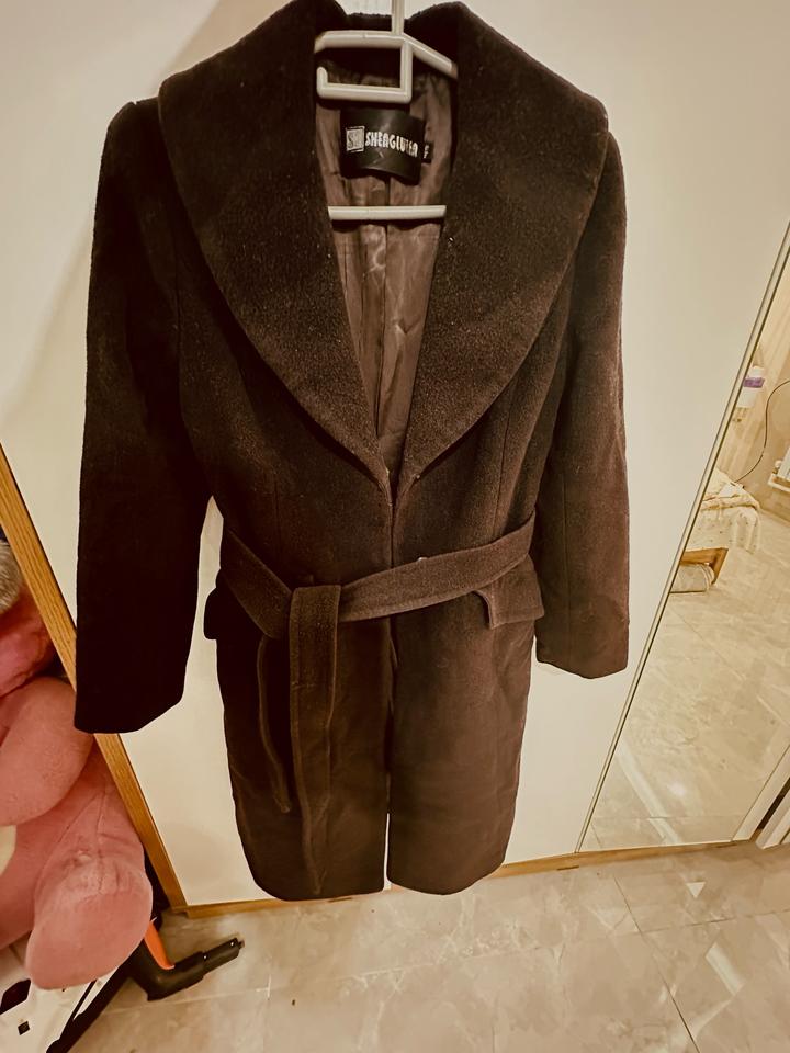 Пальто Stradivarius с поясом