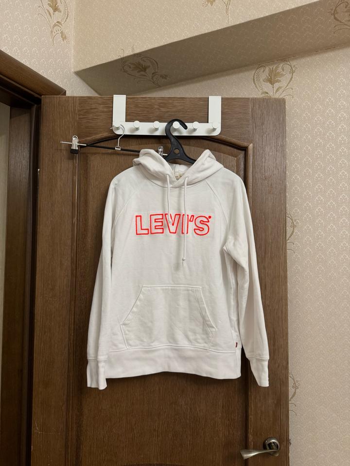 Levi's