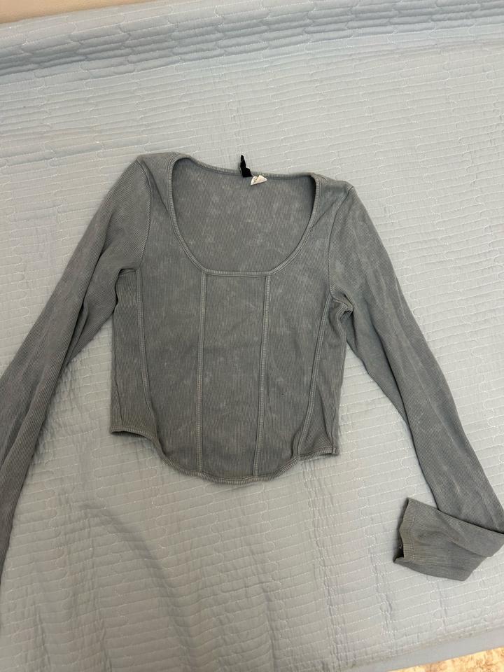 H&M Лонгслив с корсетными швами