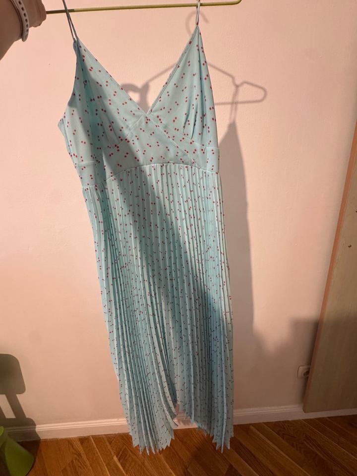 Платье uniqlo
