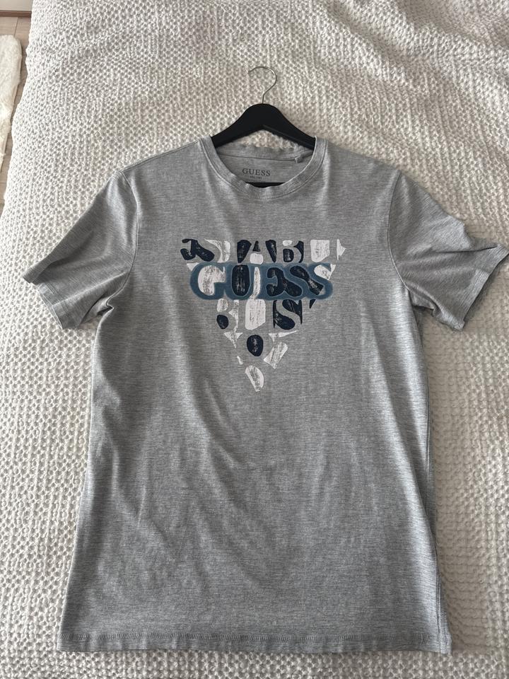 Футболка Guess