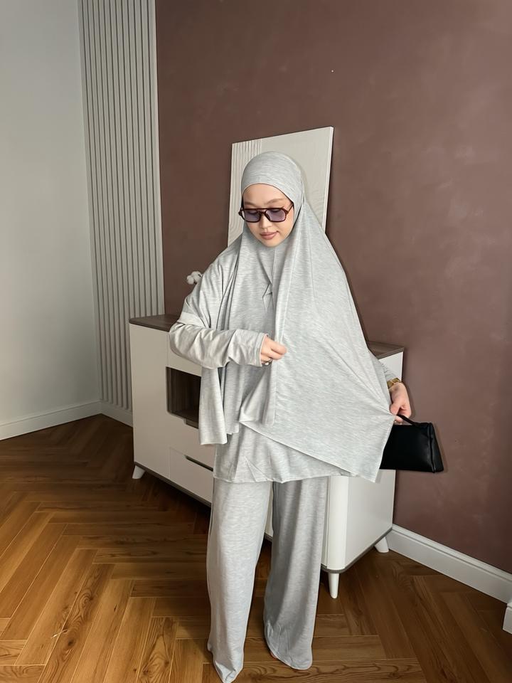 Женский костюм с хиджабом