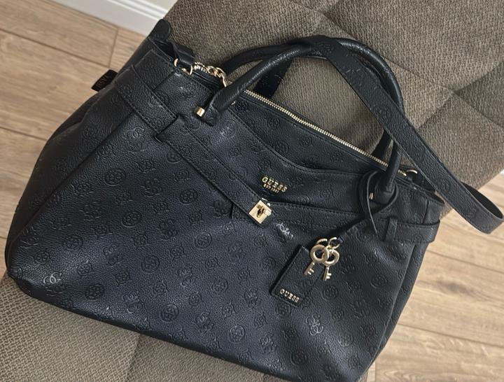 Сумка Guess