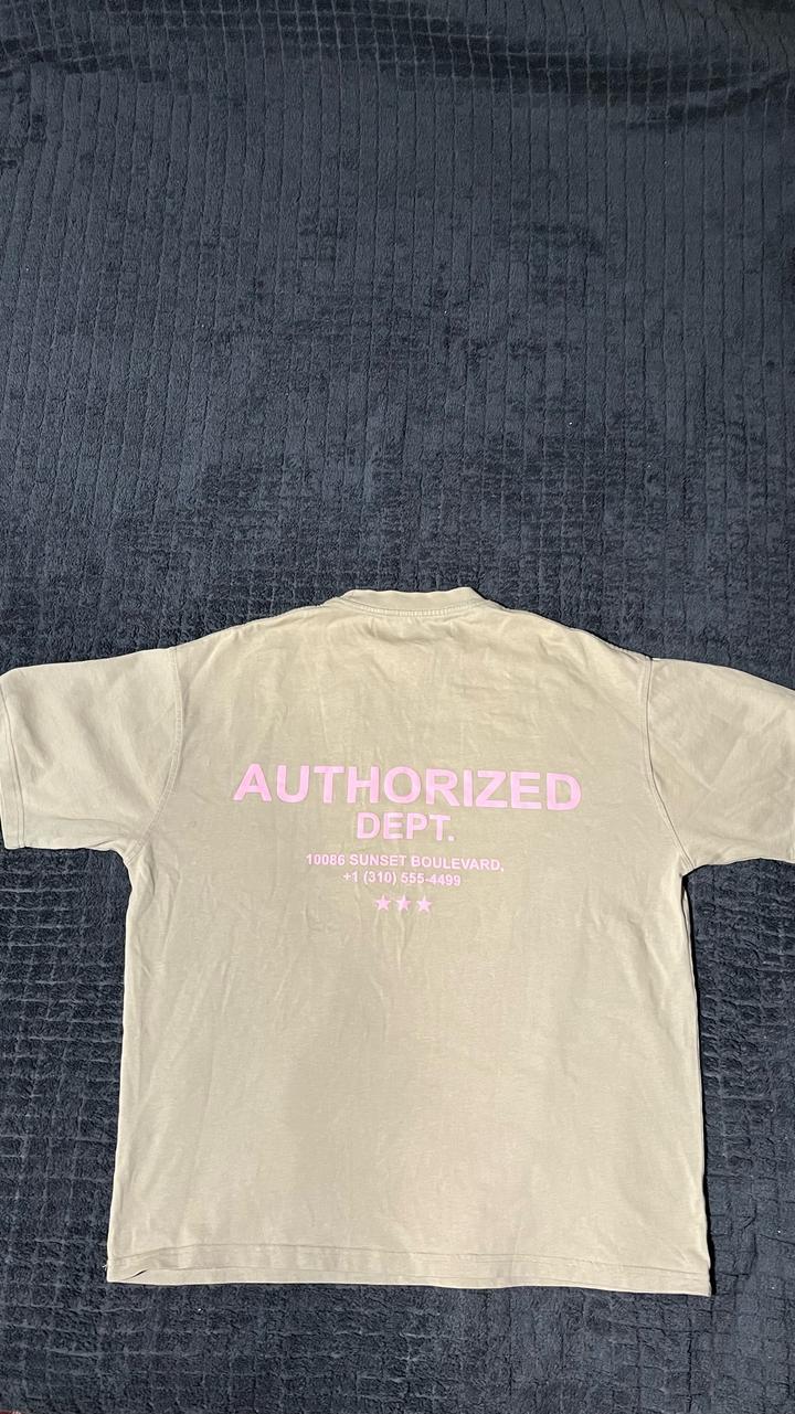 Футболка Authorized Dept.