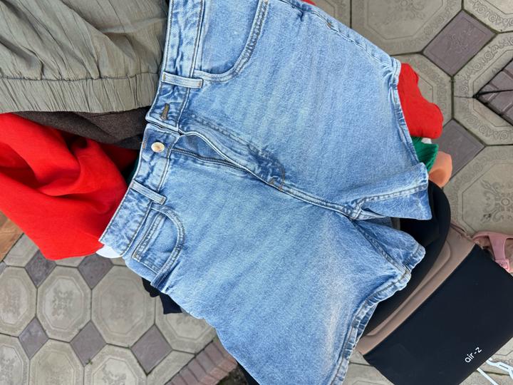Zara Джинсовые шорты Зара 38