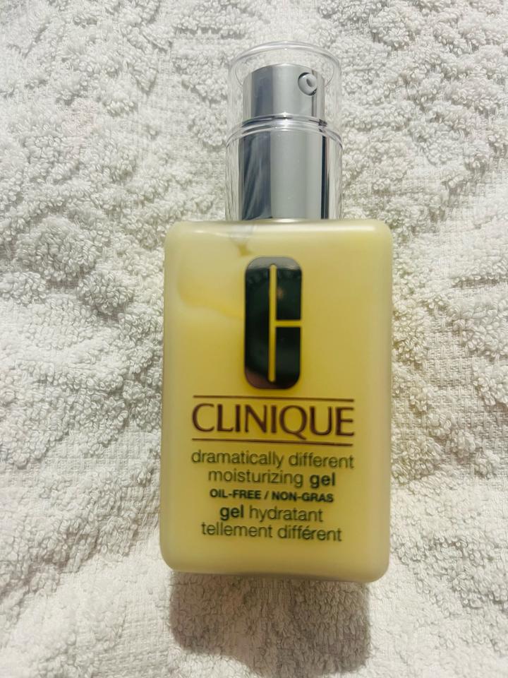 Увлажняющий гель Clinique Dramatically Different Moisturizing Gel Oil free 125ml
