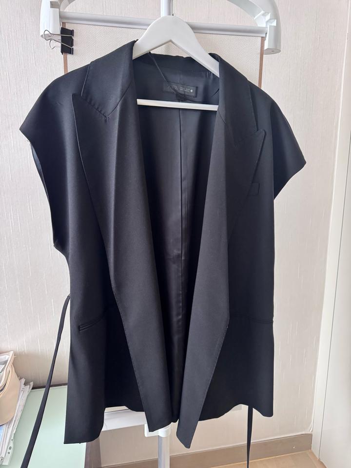 Жилет ZARA
