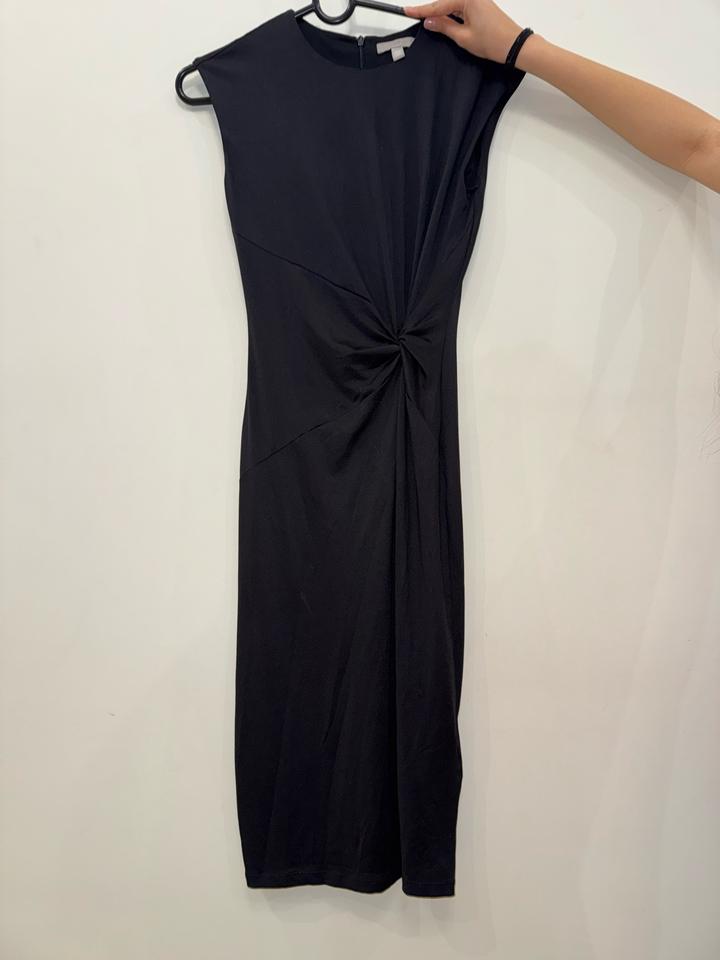 Черное платье H&M