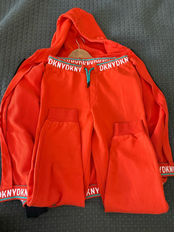 DKNY