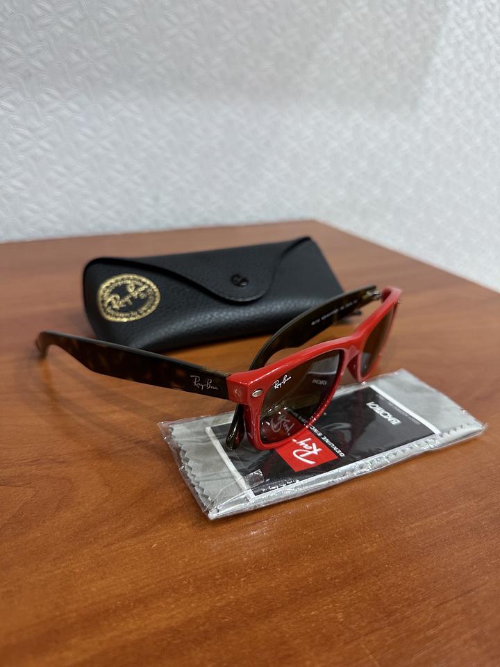Ray-Ban