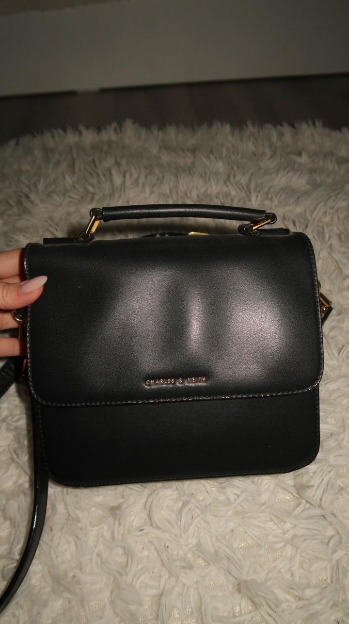 Сумка Charles & Keith