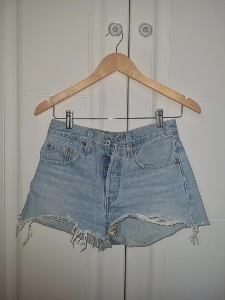 Levi's