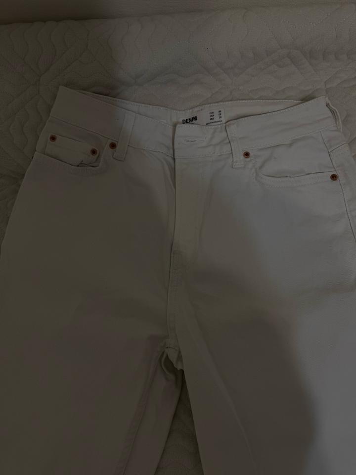 Женские джинсы Bershka