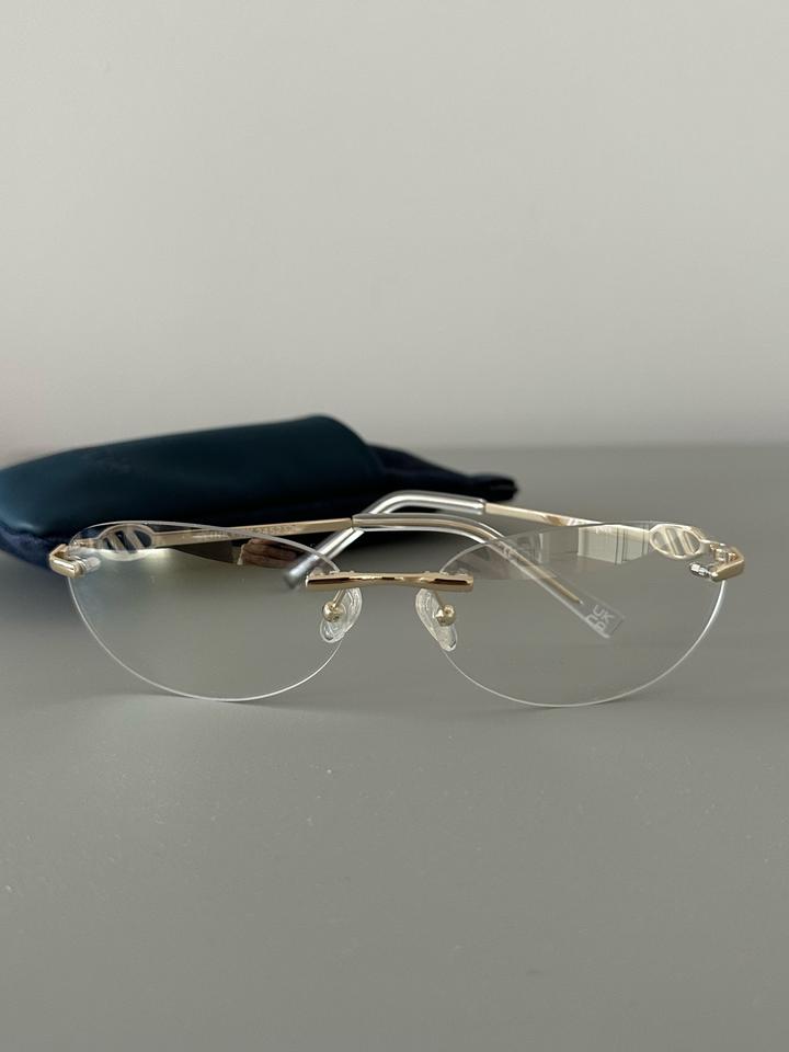 Le Specs