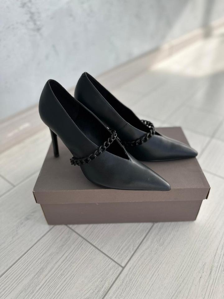 Charles & Keith