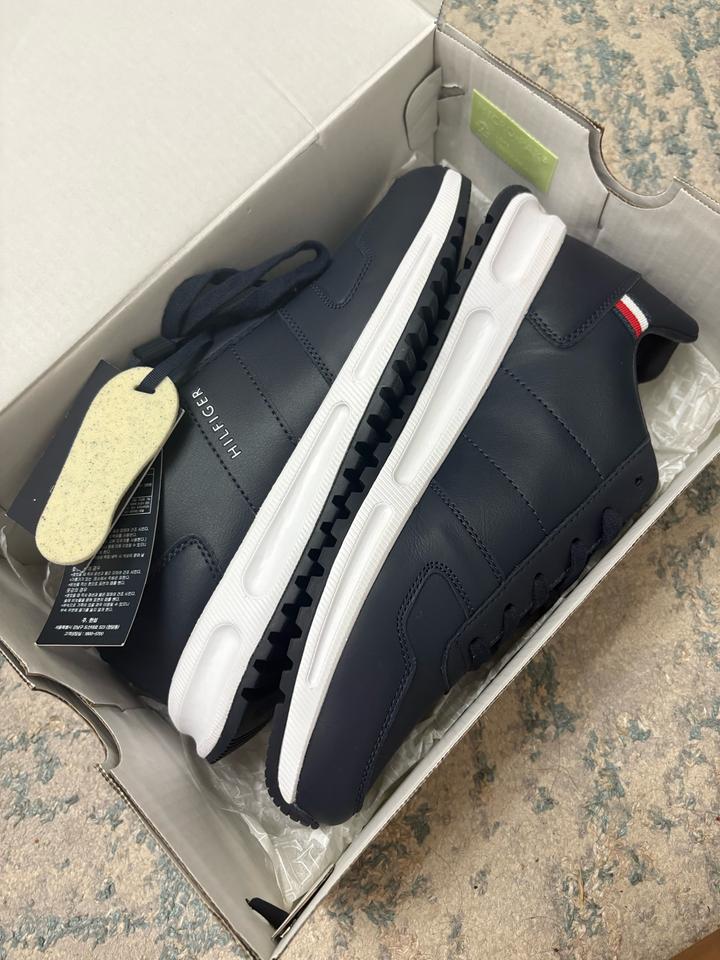Tommy Hilfiger