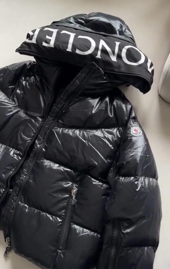 Пуховик Moncler