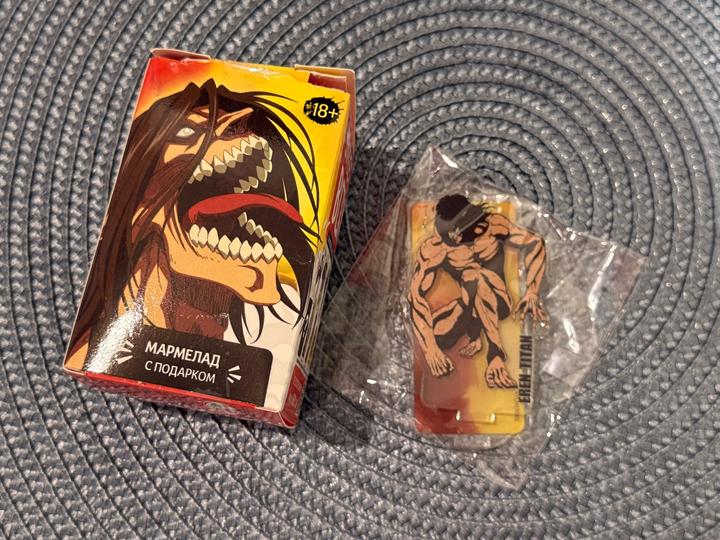 акриловая фигурка sweet box атака титанов