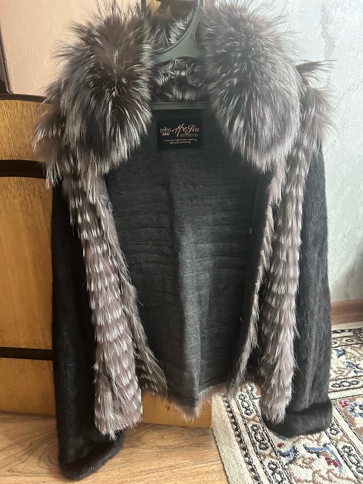 куртка с меховым воротником