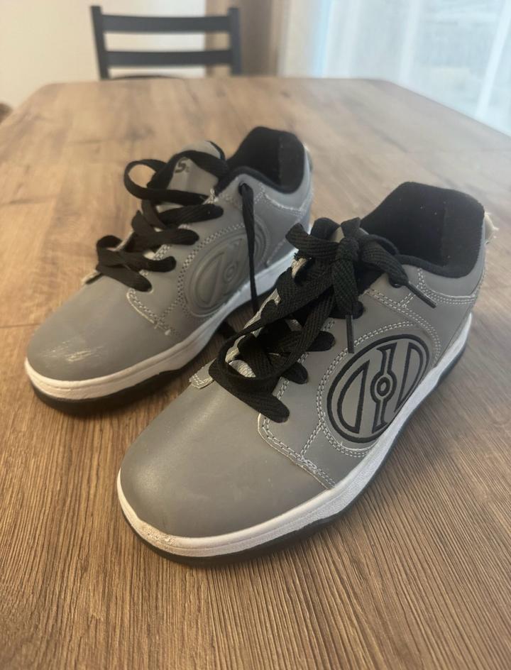 Кроссовки на колесиках Heelys