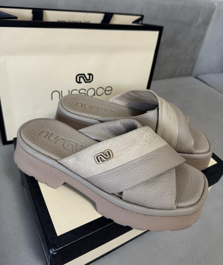 Шлепки Nursace