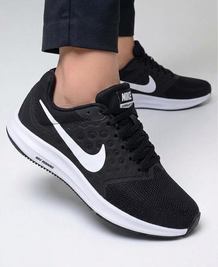 Кроссовки Nike