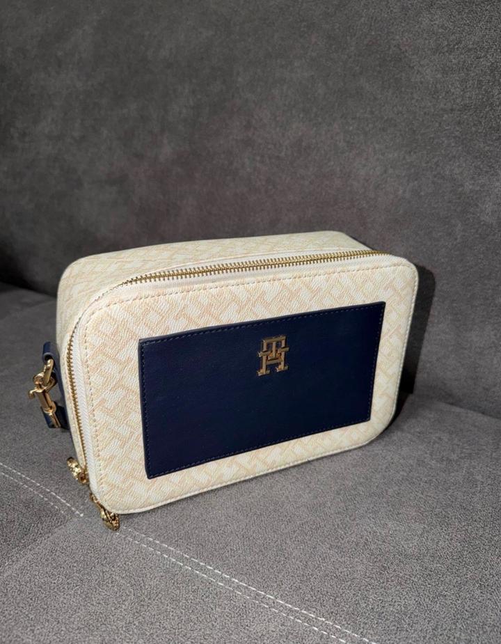 Tommy Hilfiger