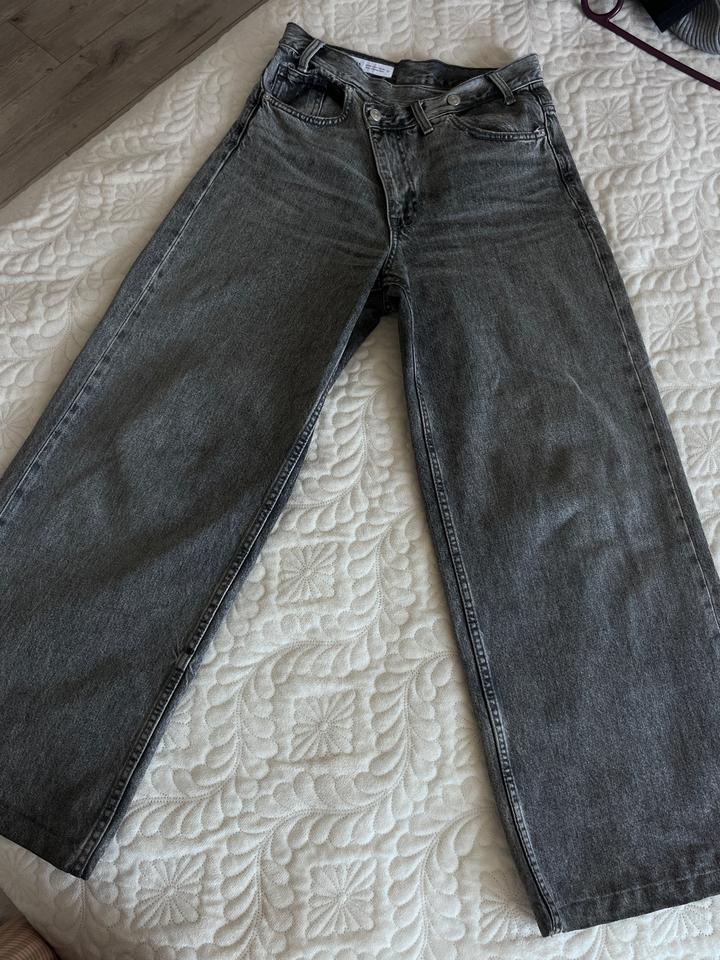 Джинсы ZARA