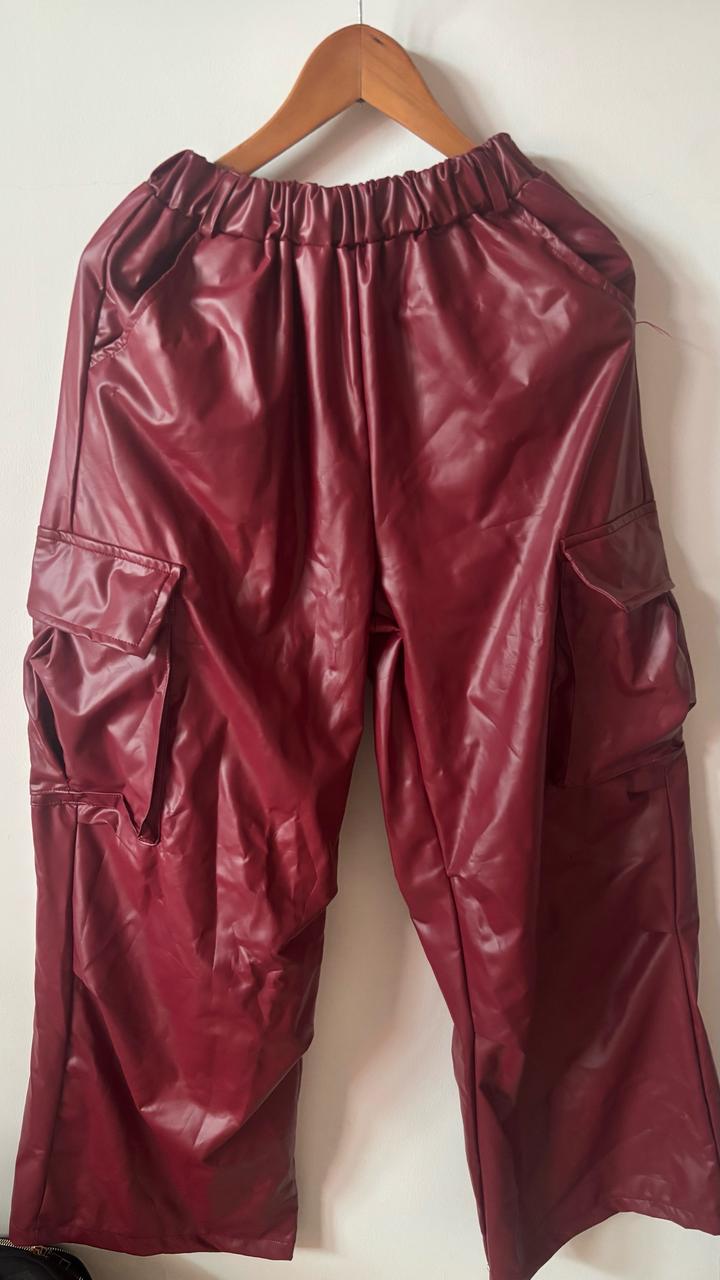 Брюки карго из экокожи