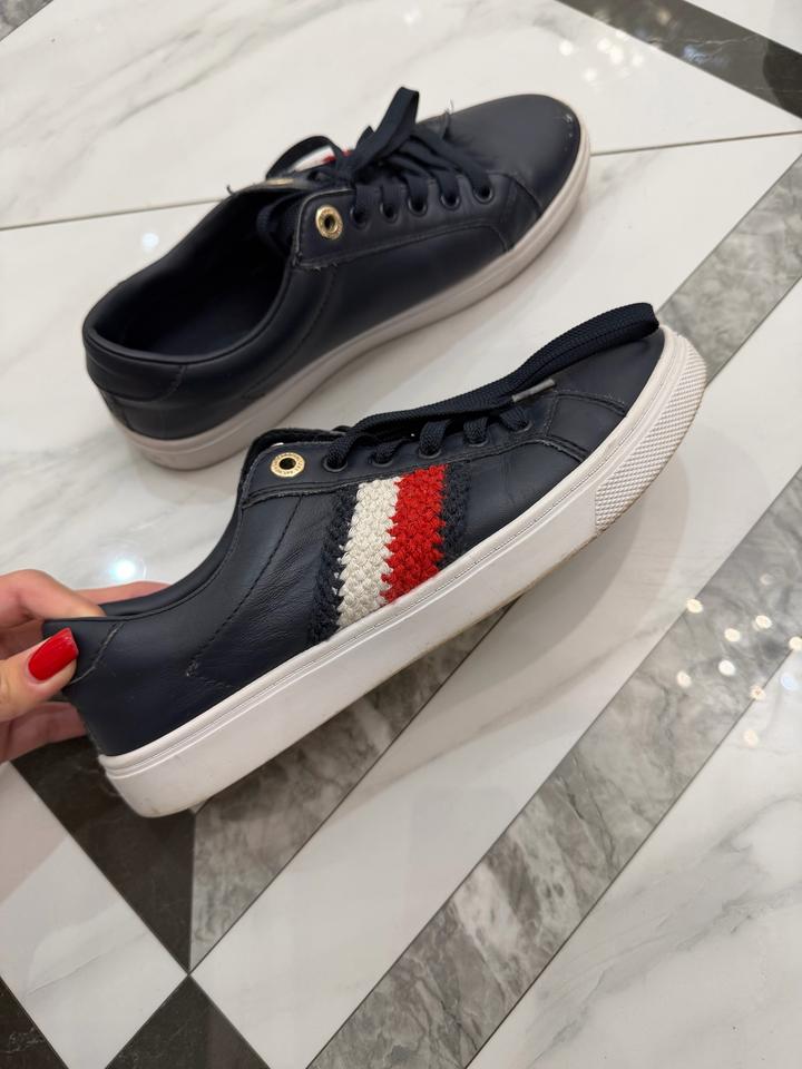 Tommy Hilfiger