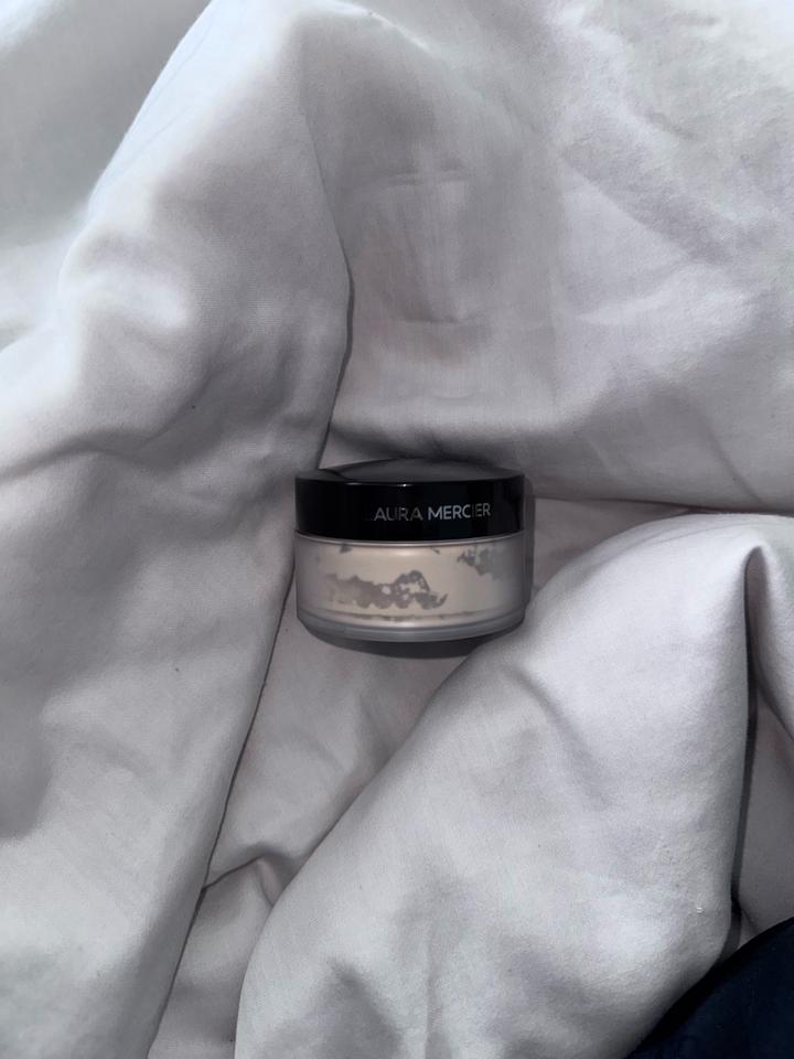laura mercier
