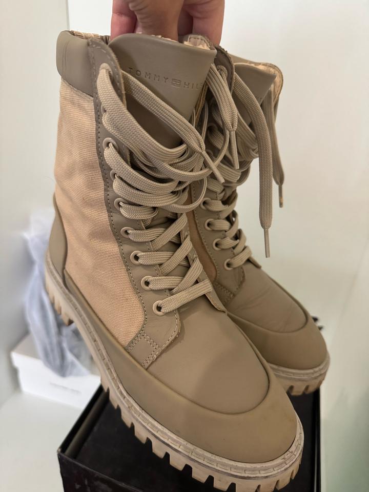 Tommy Hilfiger