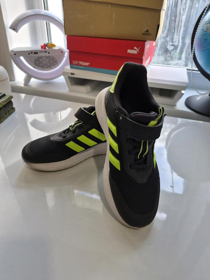 Кроссовки Adidas (унисекс)