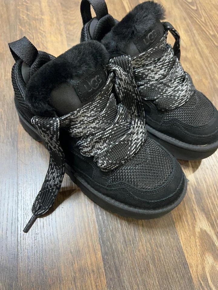 UGG