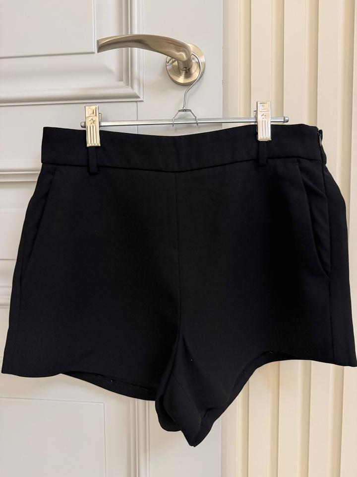 Шорты ZARA черные классические M