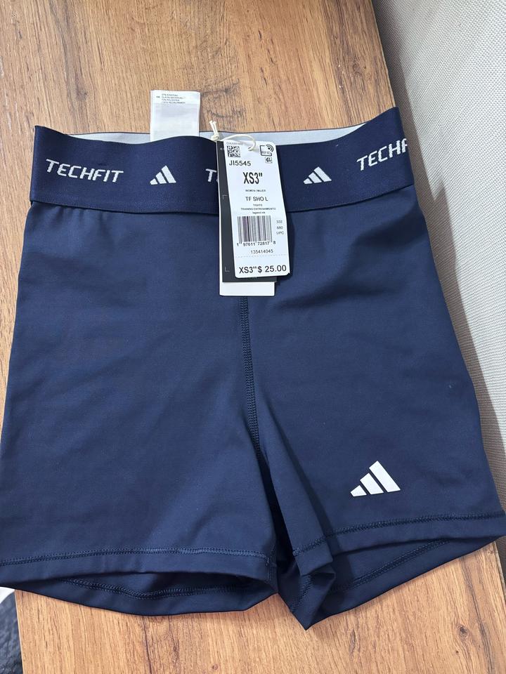 Спортивные шорты adidas Techfit
