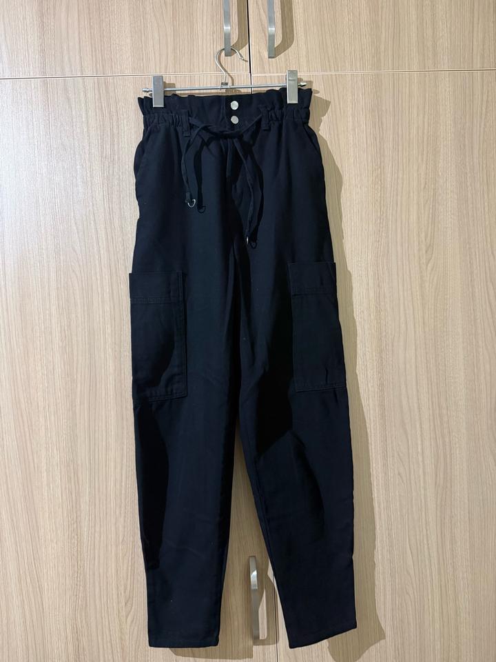 черные штаны Bershka