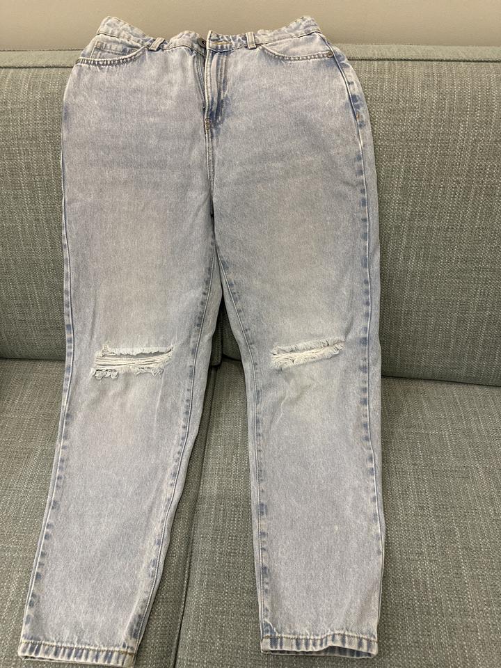 джинсы O'STIN mom fit с потертостями