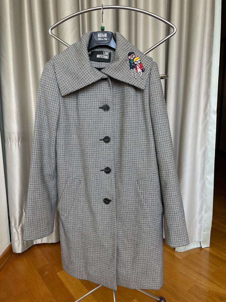 Пальто Love Moschino