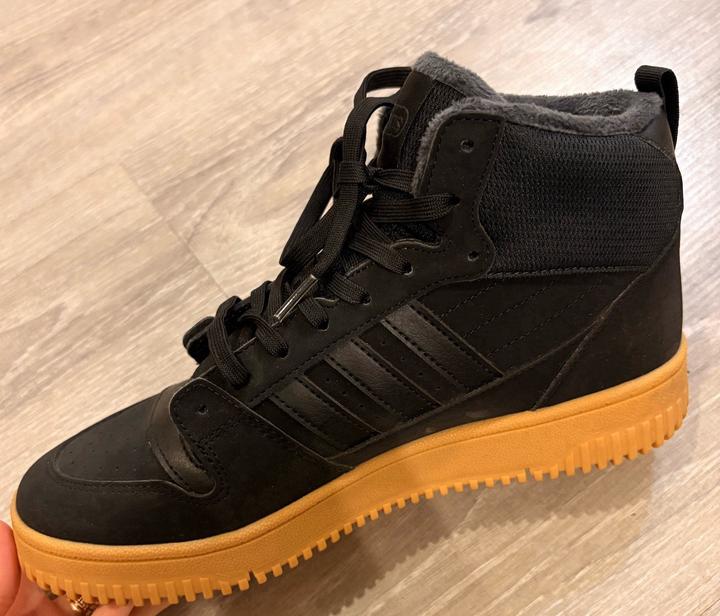Кроссовки adidas